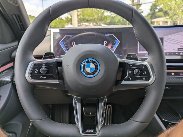 2027 BMW 5 Series 550e - Photo 27