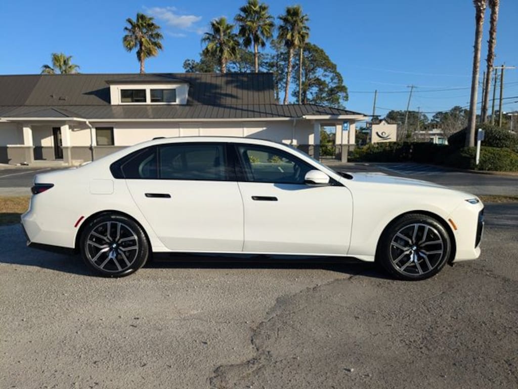 New 2026 BMW 740i xDrive Sedan