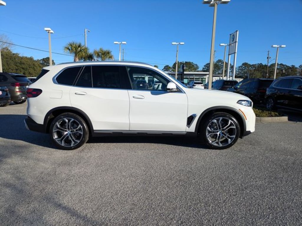 New 2026 BMW X5 sDrive40i SUV