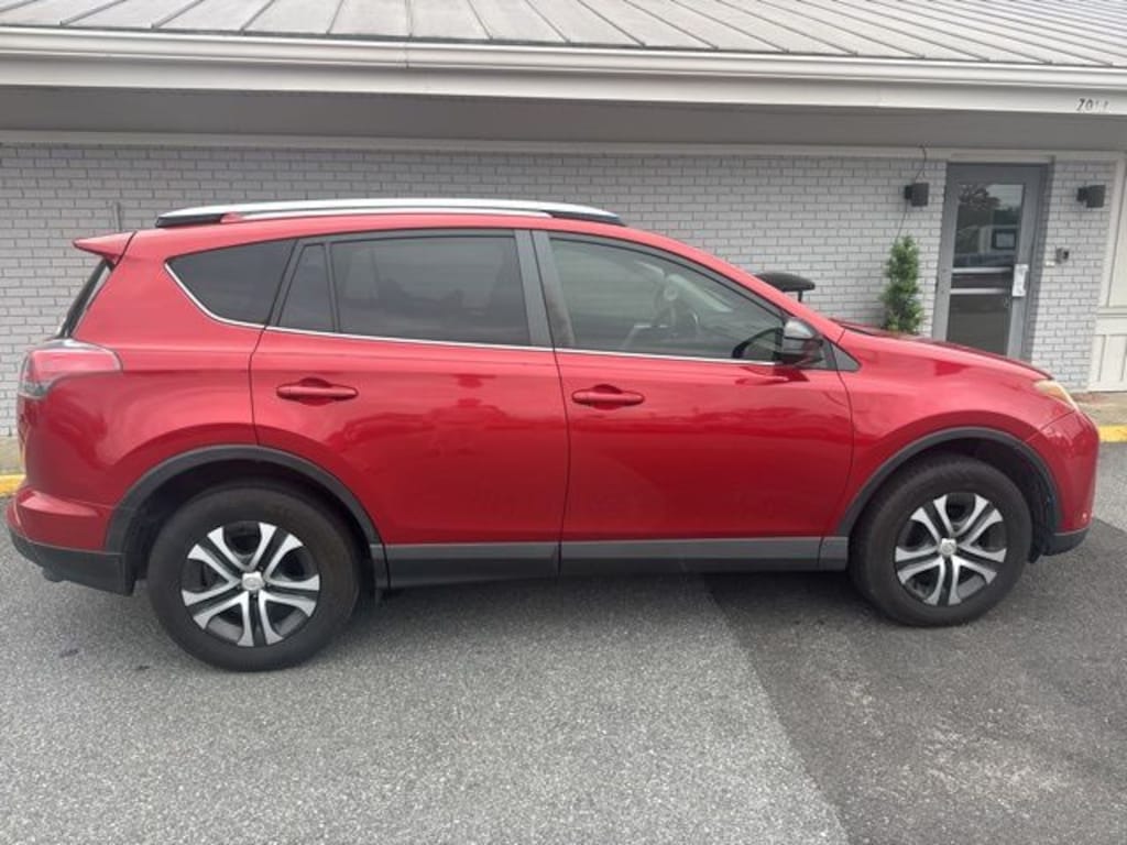 Used 2017 Toyota RAV4 LE SUV
