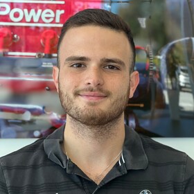 Staff member Rafael Shimov from ID_731cd1