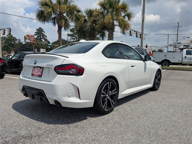 2025 Bmw 230i Coupe photo 4