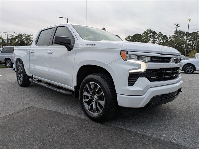 2023 Chevrolet Silverado 1500 RST photo 2