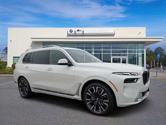 2026 BMW X7 40i's photo