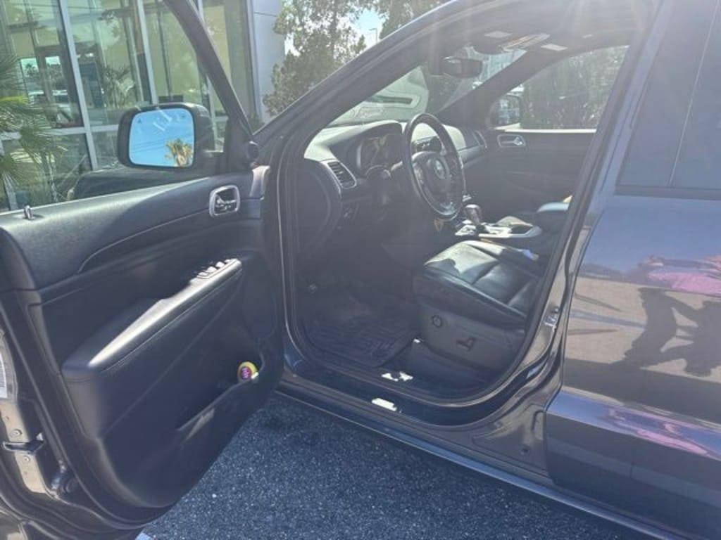 Used 2020 Jeep Grand Cherokee Laredo SUV