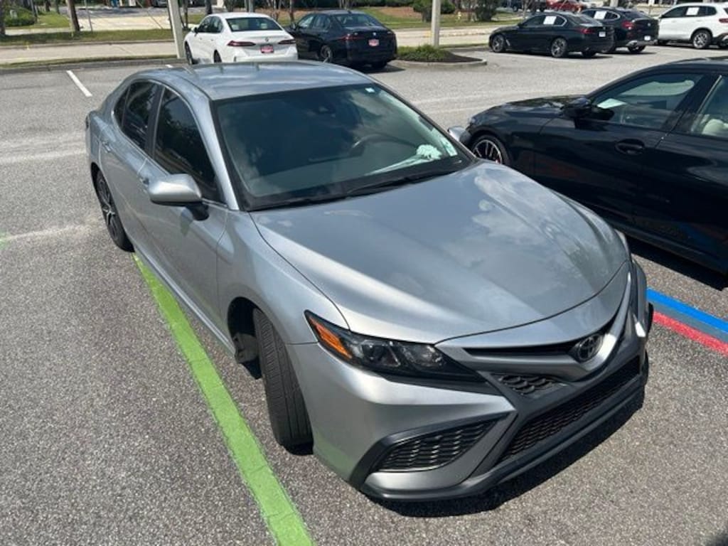 Used 2021 Toyota Camry SE Sedan