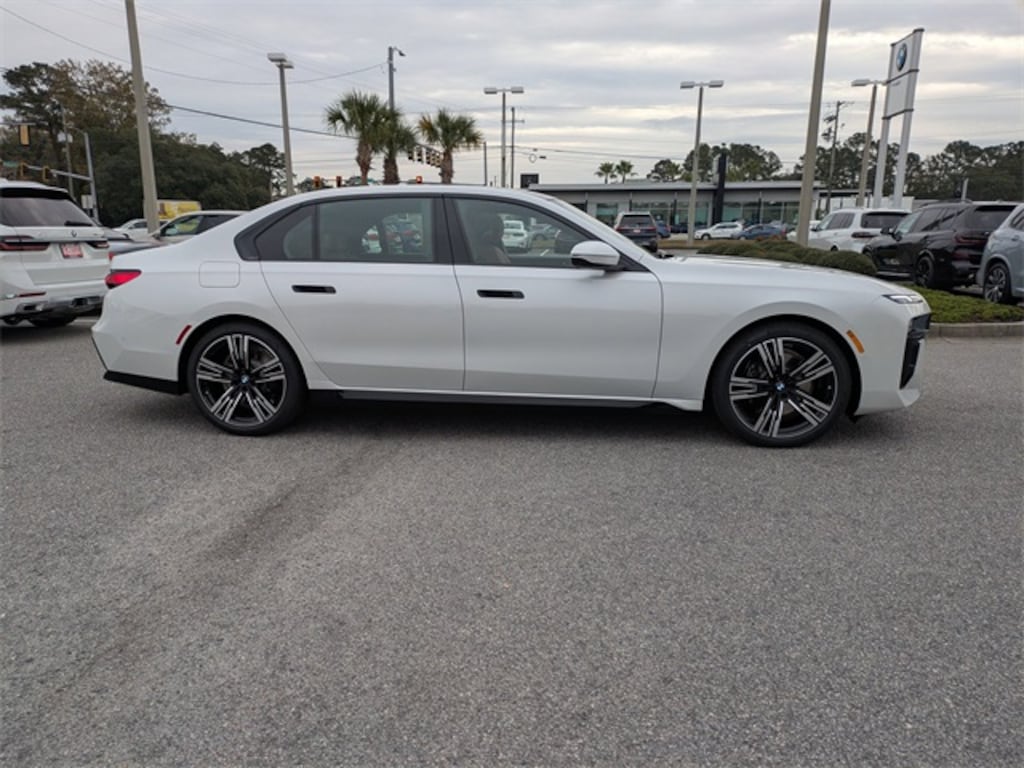 New 2026 BMW 740i Sedan