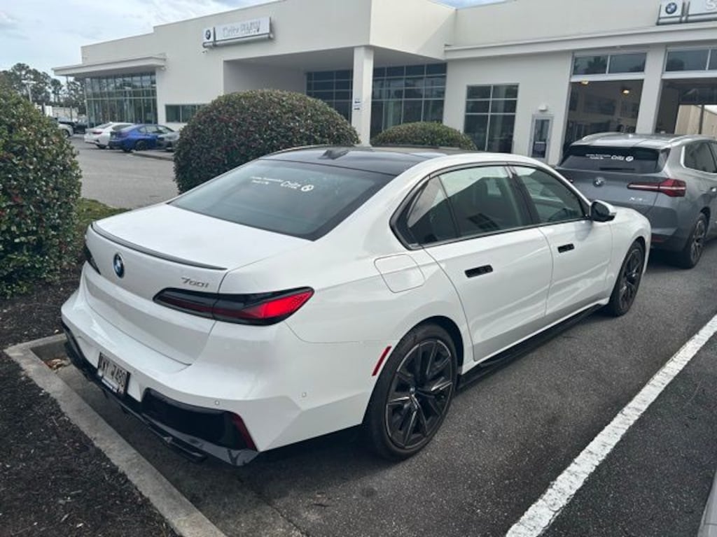Certified 2025 BMW 760i xDrive Sedan