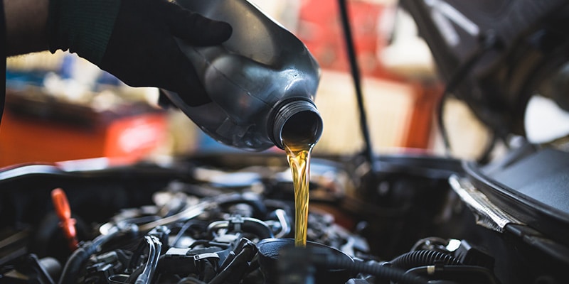 BMW Mechanic checking battery life