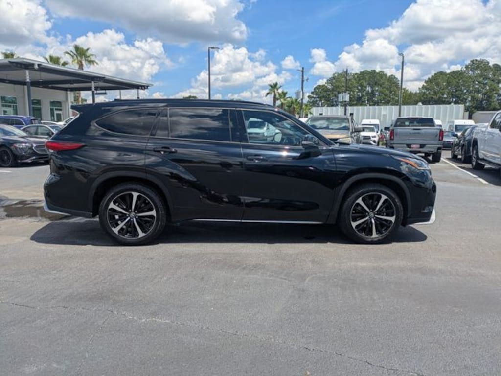 Used 2022 Toyota Highlander XSE SUV