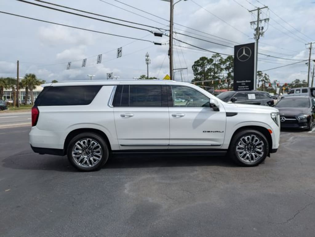 Used 2023 GMC Yukon XL Denali Ultimate SUV