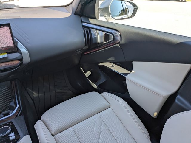 2026 BMW X3 30 - Photo 18