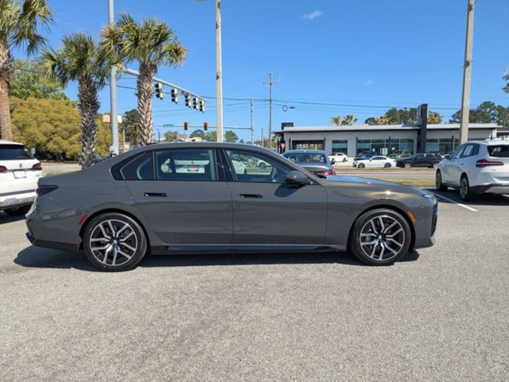 New 2026 BMW 760i xDrive Sedan