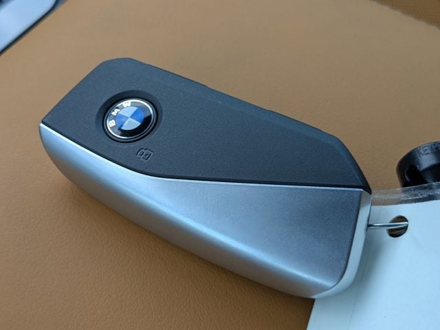 2026 BMW X3 30 - Photo 33