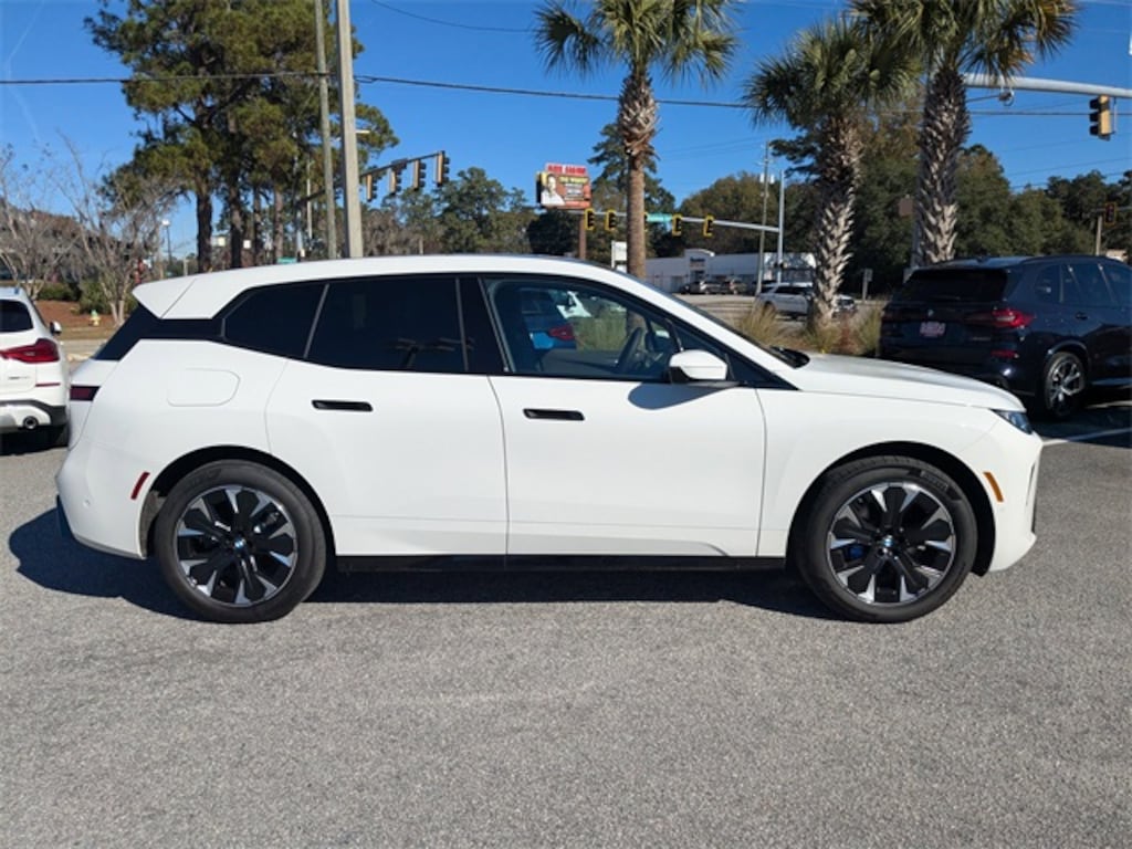New 2026 BMW iX xDrive60 SUV
