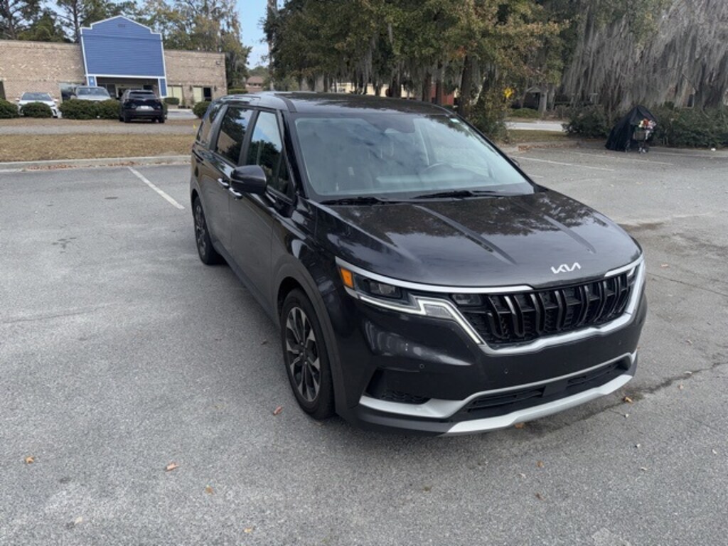 Used 2022 Kia Carnival EX MPV