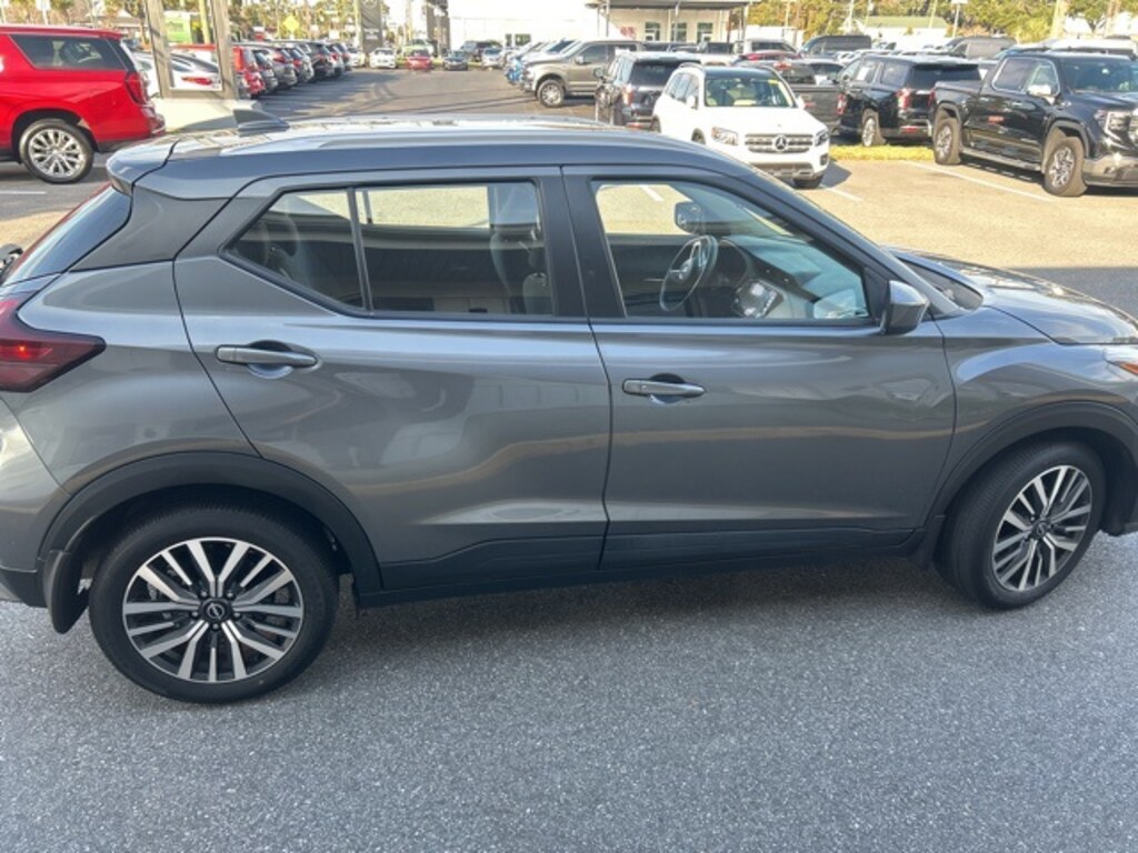 Used 2022 Nissan Kicks SV SUV