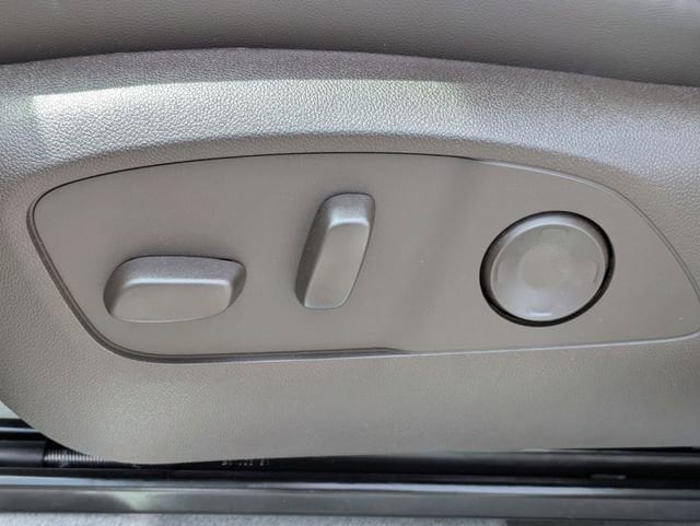 2026 GMC Acadia Denali - Photo 19
