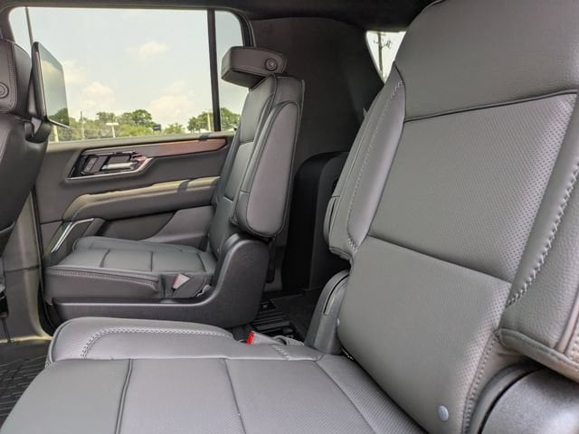 2026 GMC Yukon XL Denali - Photo 18