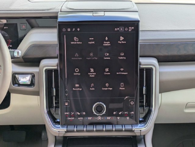 2026 GMC Yukon Denali - Photo 18