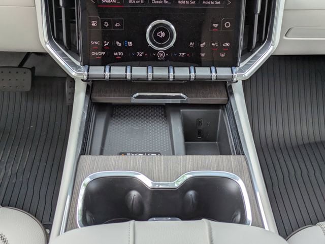 2026 GMC Acadia Denali - Photo 18