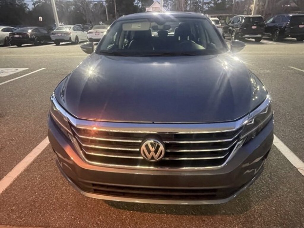 Used 2022 Volkswagen Passat 2.0T SE Sedan