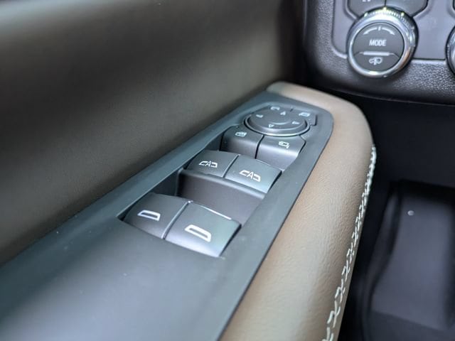 2026 GMC Yukon XL Denali Ultimate - Photo 31