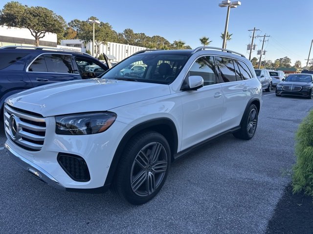 2024 Mercedes Benz GLS 450 4MATIC photo 2