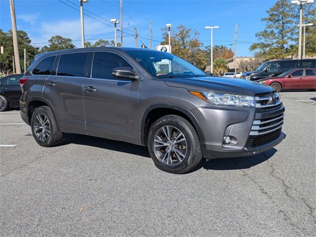 Used 2018 Toyota Highlander LE SUV