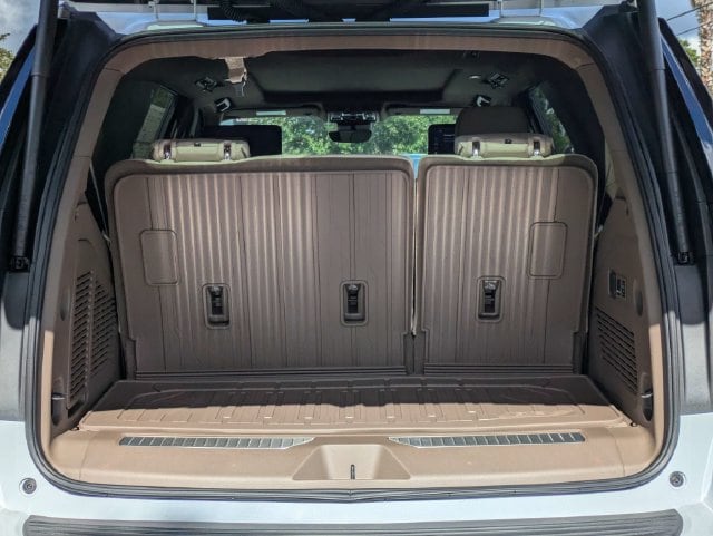 2026 GMC Yukon Denali - Photo 12