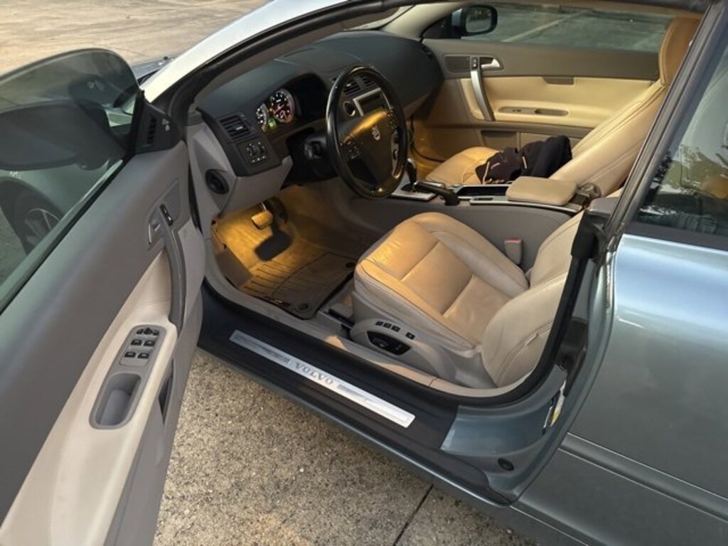 Used 2011 Volvo C70 T5 Convertible