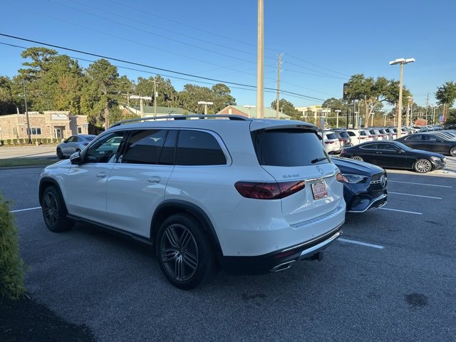 2024 Mercedes Benz GLS 450 4MATIC photo 3