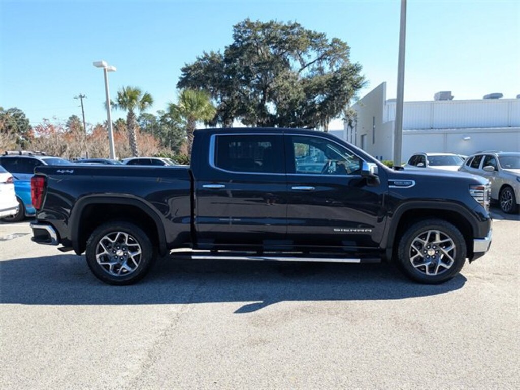 Used 2022 GMC Sierra 1500 SLT Truck Crew Cab