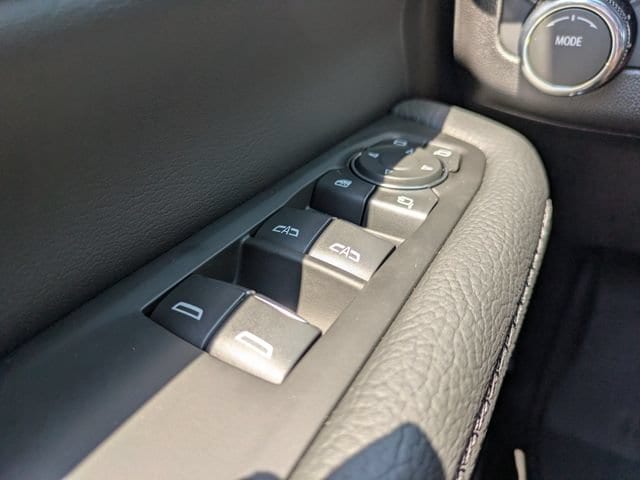 2026 GMC Yukon XL Denali - Photo 32