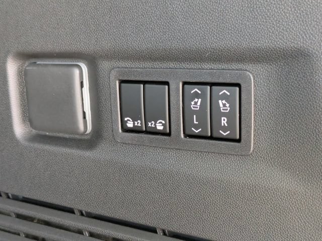 2026 GMC Yukon XL Denali Ultimate - Photo 14