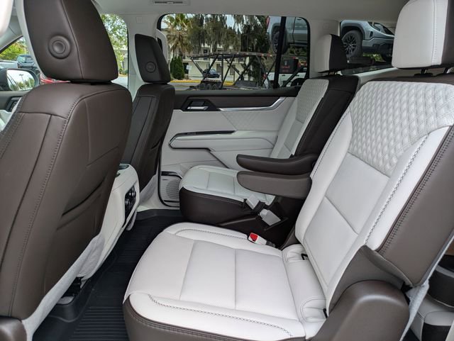 2026 GMC Acadia Denali - Photo 13