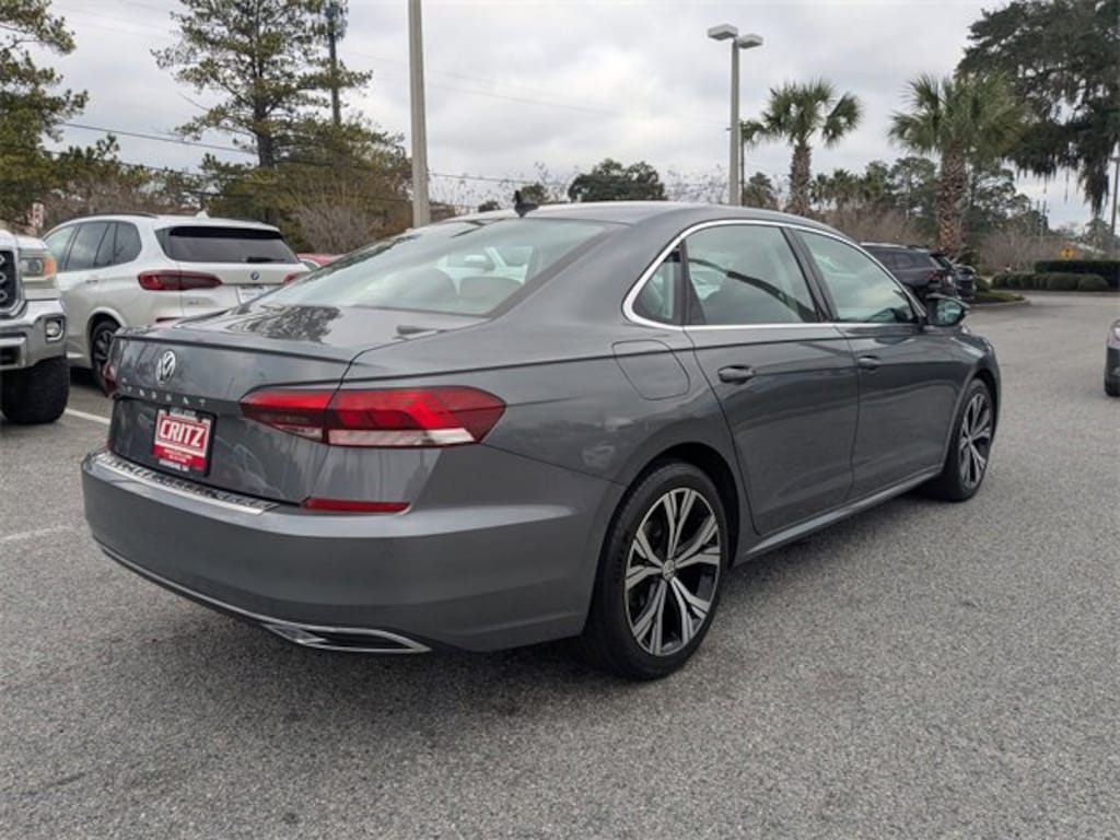 Used 2022 Volkswagen Passat 2.0T SE Sedan