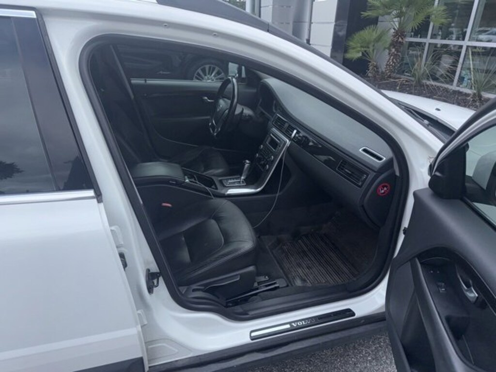 Used 2011 Volvo XC70 3.2L Wagon