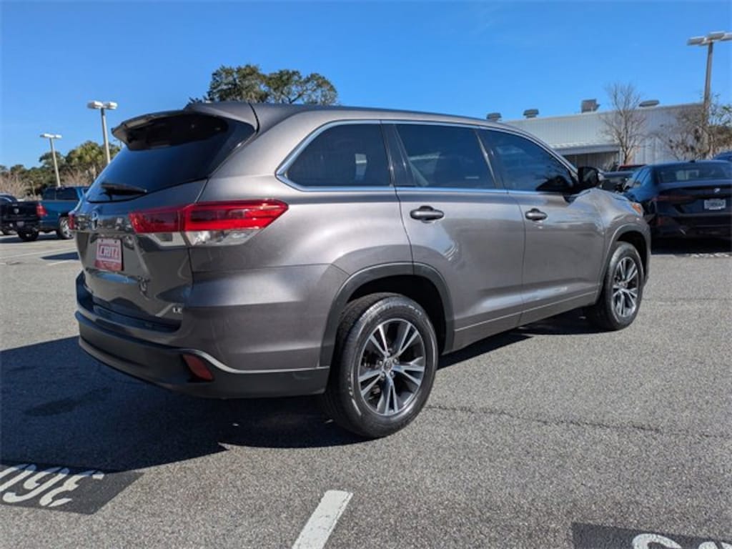 Used 2018 Toyota Highlander LE SUV