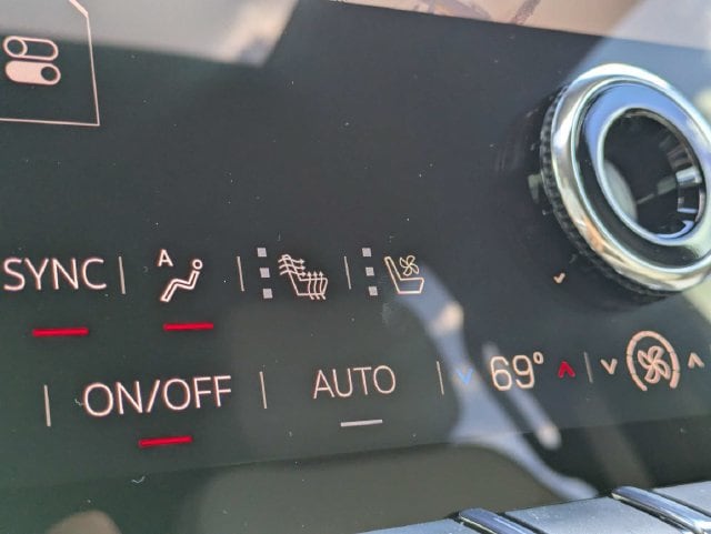 2026 GMC Yukon Denali - Photo 24