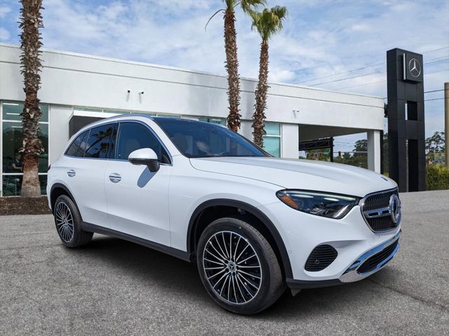 2026 Mercedes-Benz GLC GLC 300's photo