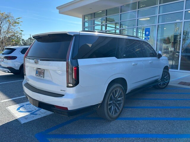 2022 Cadillac Escalade ESV Sport photo 4