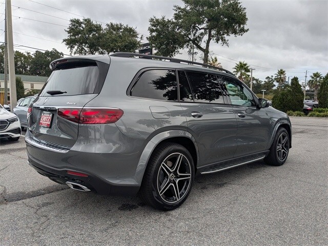 2026 Mercedes Benz GLS 450 4MATIC photo 2