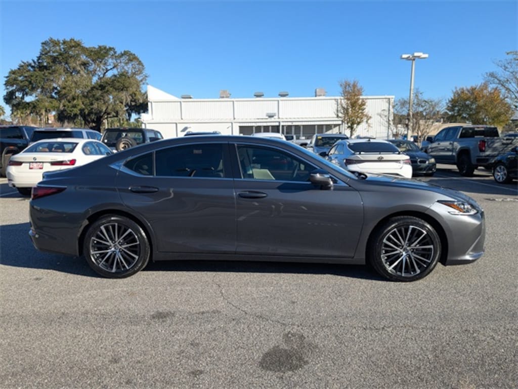 Used 2024 Lexus ES 350 Sedan