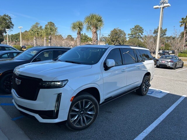 2022 Cadillac Escalade ESV Sport photo 2