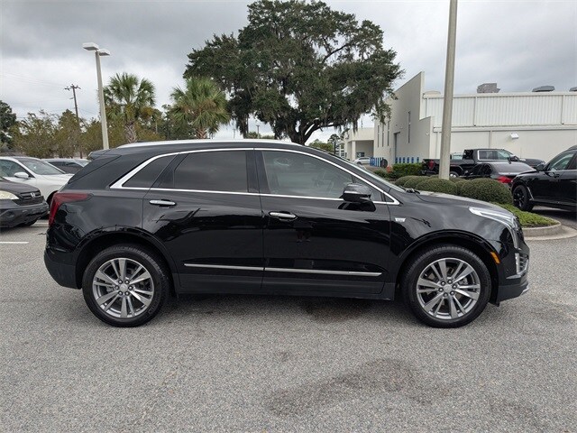 2023 Cadillac XT5 Platinum Premium Luxury photo 3