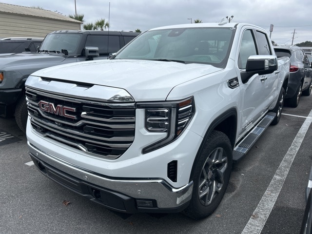 2025 GMC Sierra 1500 SLT's photo