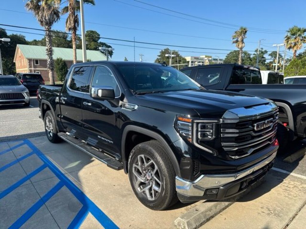 Used 2022 GMC Sierra 1500 SLT Truck Crew Cab