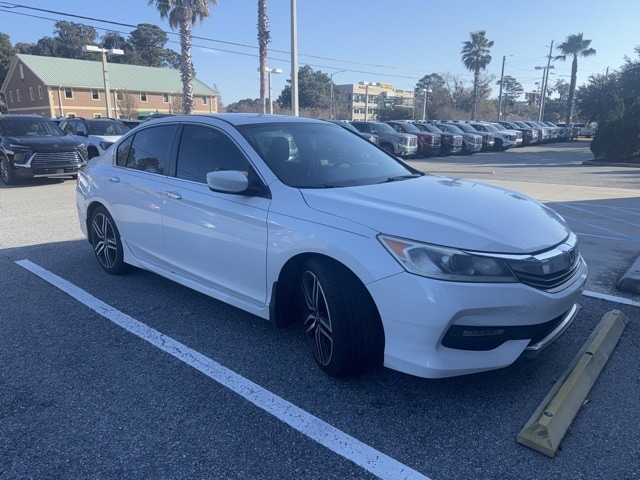 2017 Honda Accord Sport's photo