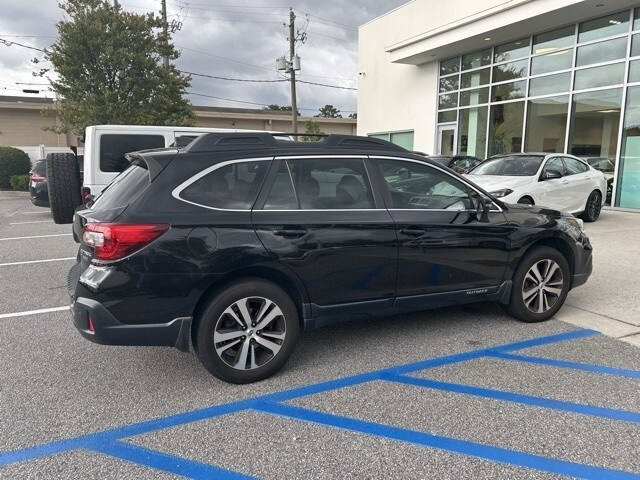 2018 Subaru Outback 3.6R Limited photo 3